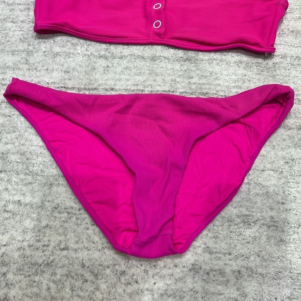 Pink bikini - Picture 3 of 5